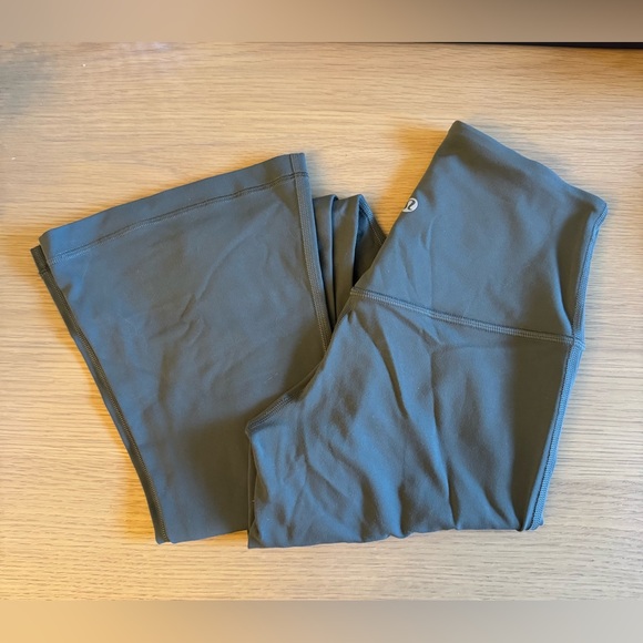 Lululemon WunderUnder Smooth Cover High Rise Ultra Flared Pants - Picture 2 of 2